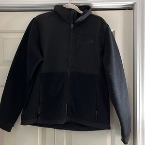 North Face women’s fleece jacket size M